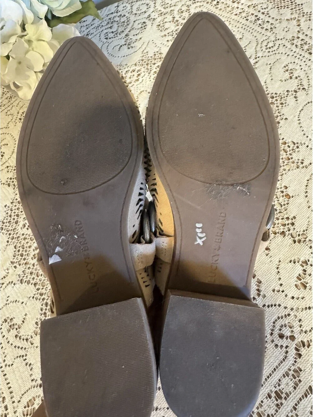 LUCKY BRAND NEW W/O BOX LK-KAEDEY WOMANS SLINGBACK SHOES TITANIUM SIZE 8M #2683